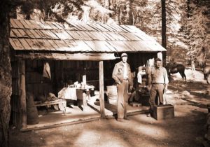 Stan Bechtel, 520000, Roaring River, KCNP, Ranger stations. Roaring River Ranger Station. Individuals unidentified.